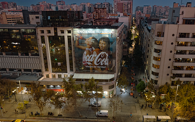 Coca-Cola Chile, a Success Case Study in OOH and MOOH Fully Developed by Worldcom OOH